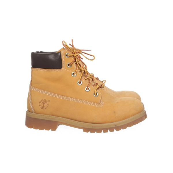 Lace-up boots