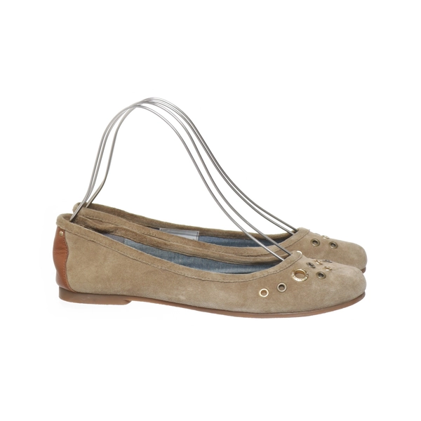 Ballet flats