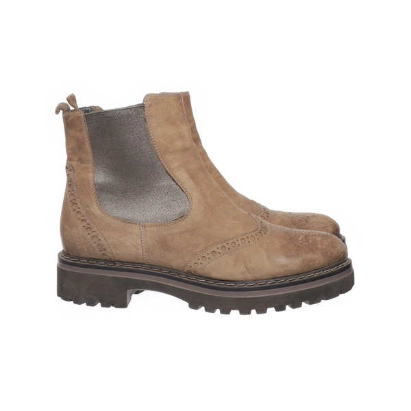 Chelsea boots