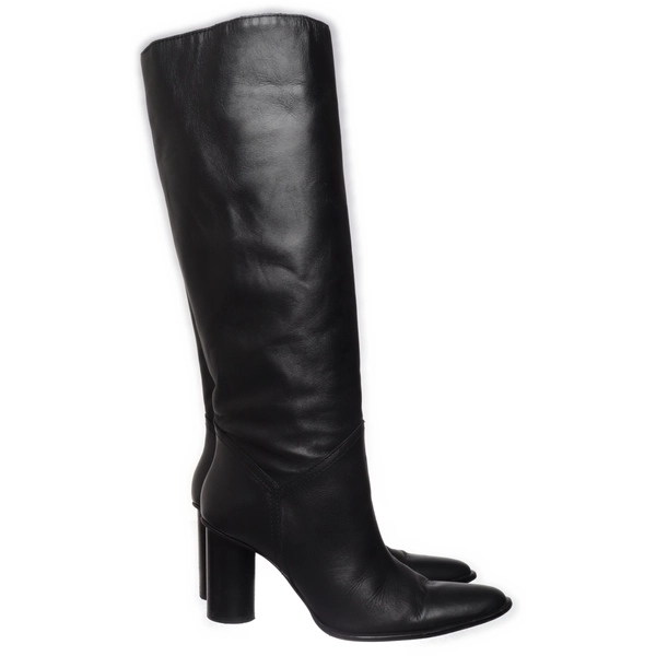 Black boots