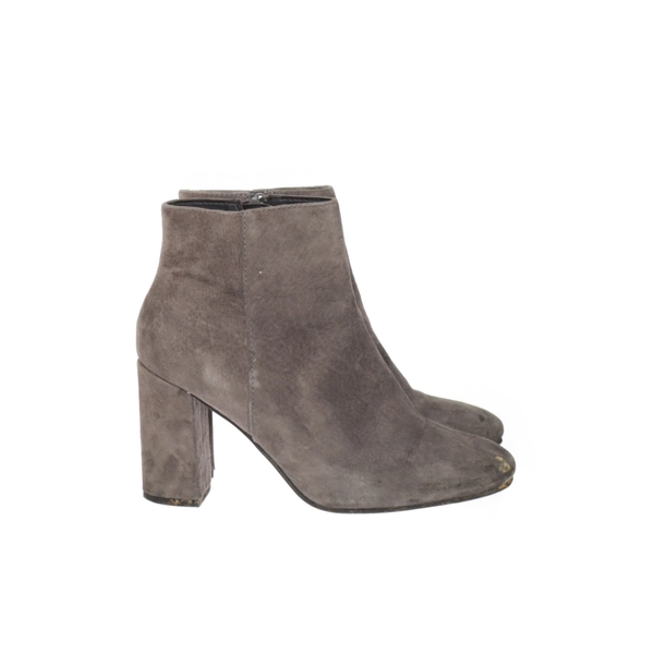 High heel boots