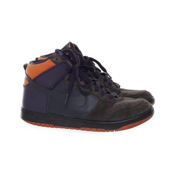 Lace-up boots