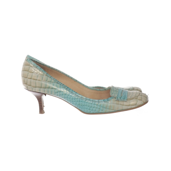Pumps by Apart