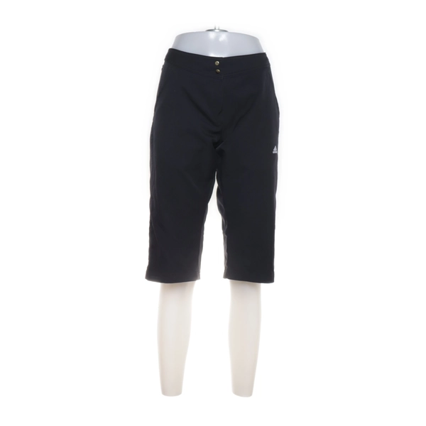 Three-quarter trousers