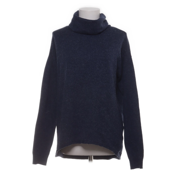 Turtleneck top