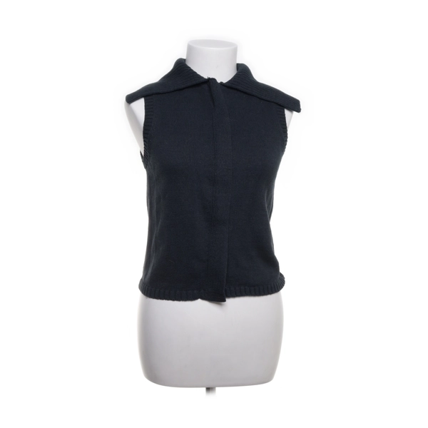 Sleeveless vest