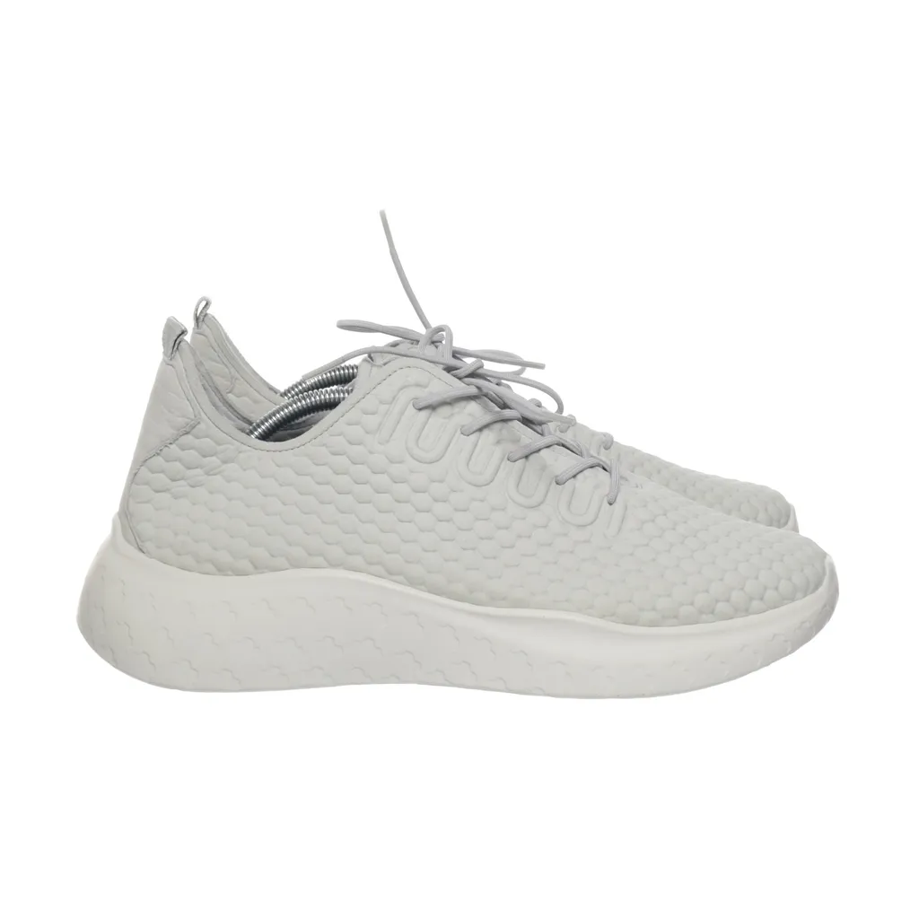 Image of Ecco Sneakers (Preloved)