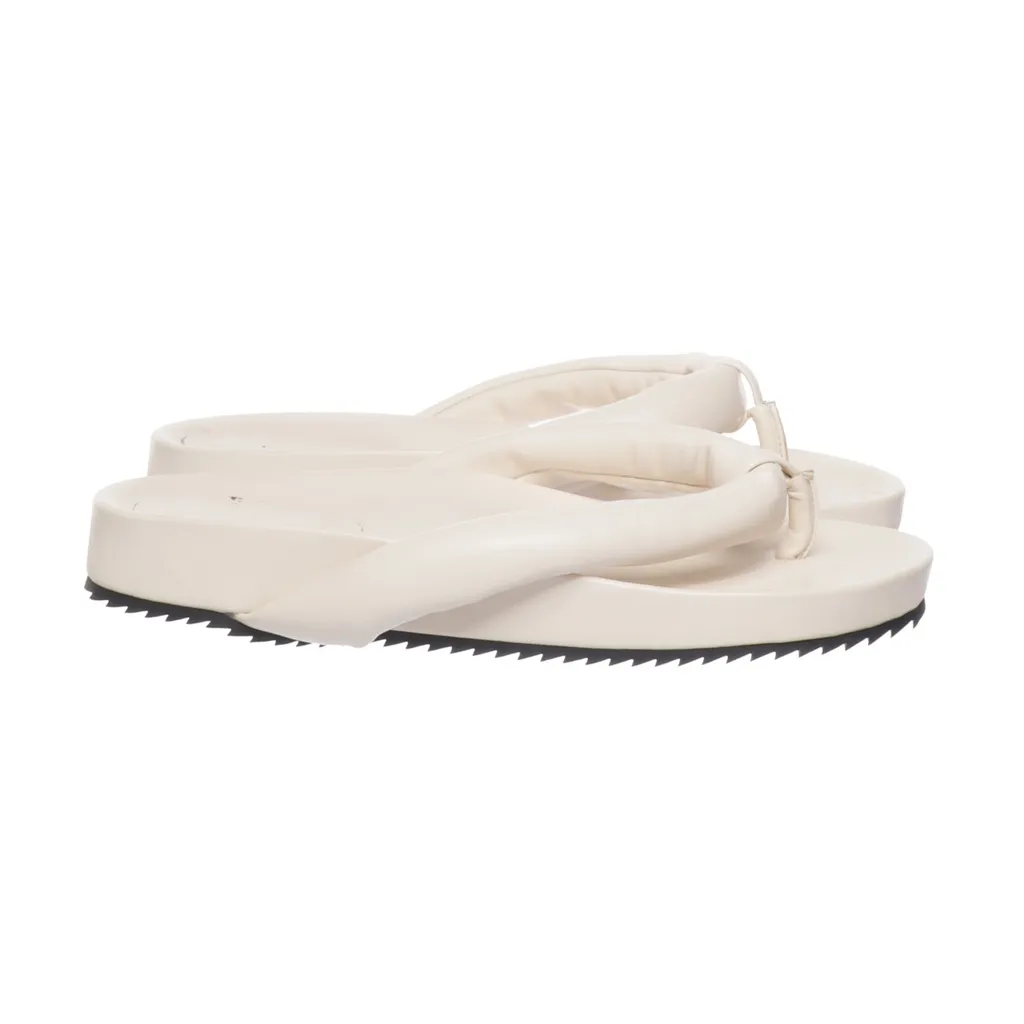 Image of Creed Teenslippers (Preloved)