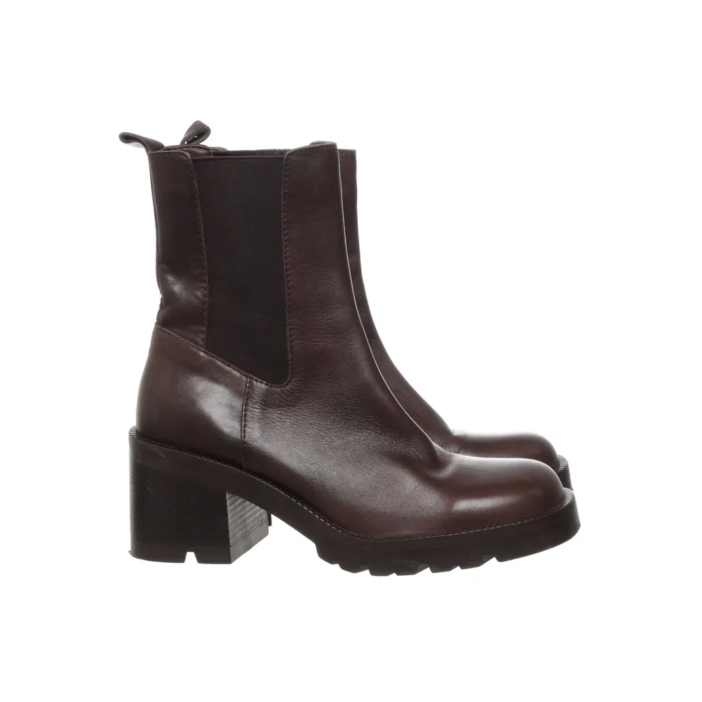 Image of Inuovo Chelsea boots (Preloved)