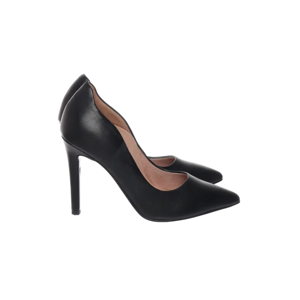 Image of Tamaris Hakken (Preloved)