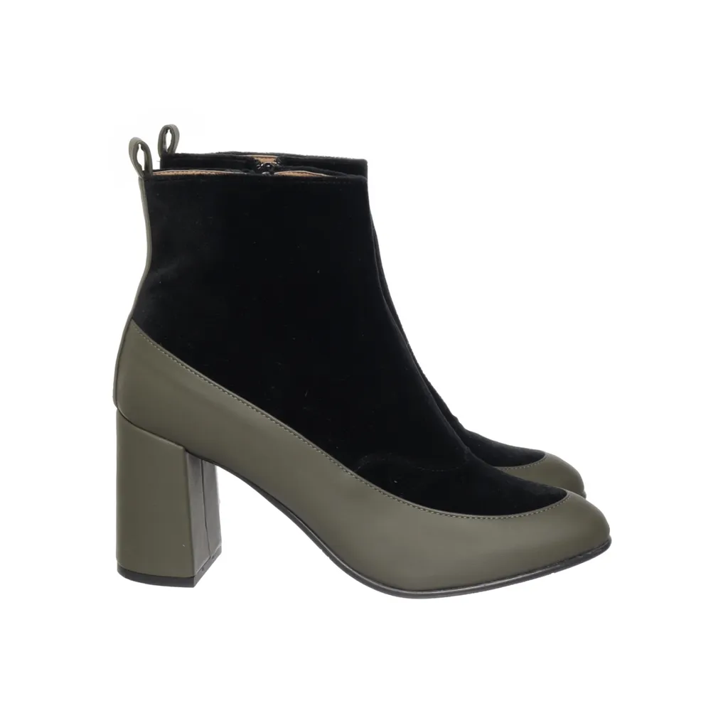 Image of Nae Laarzen met hak (Preloved)