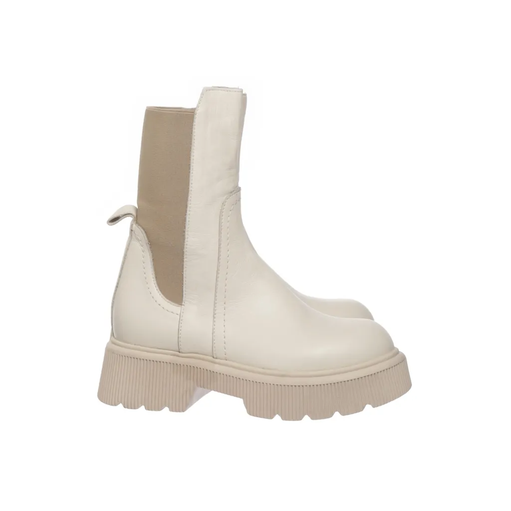 Image of Vamsko Chelsea boots (Preloved)