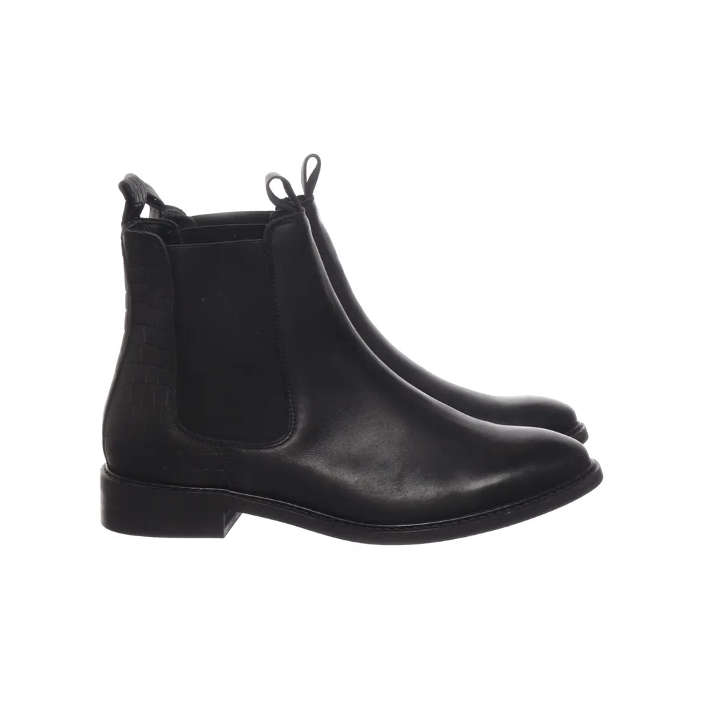 Image of Edited Chelsea boots (Preloved)