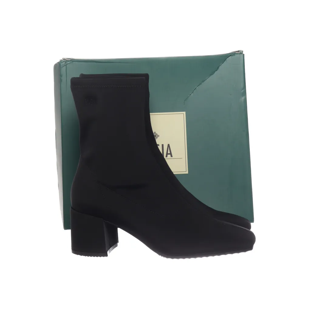 Image of Dasia Laarzen met hak (Preloved)