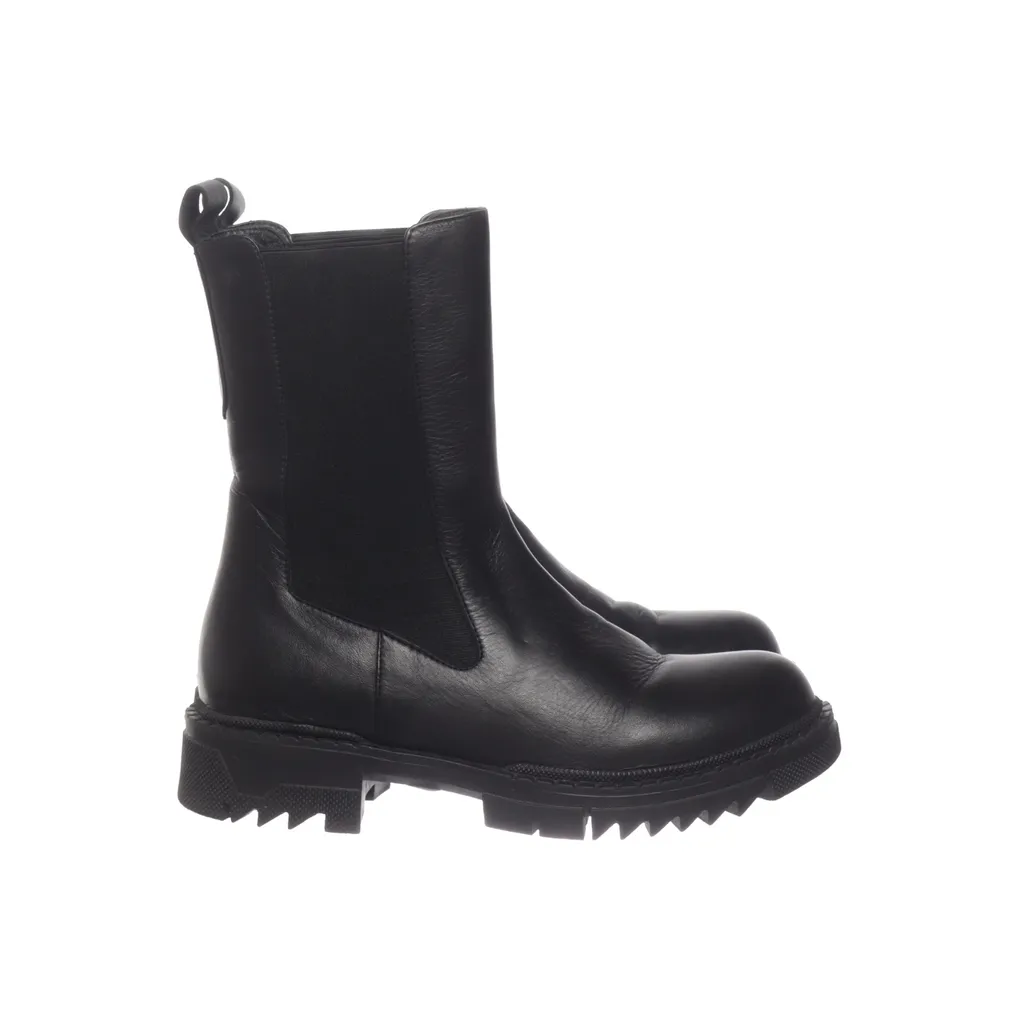 Image of NA-KD Chelsea boots (Preloved)