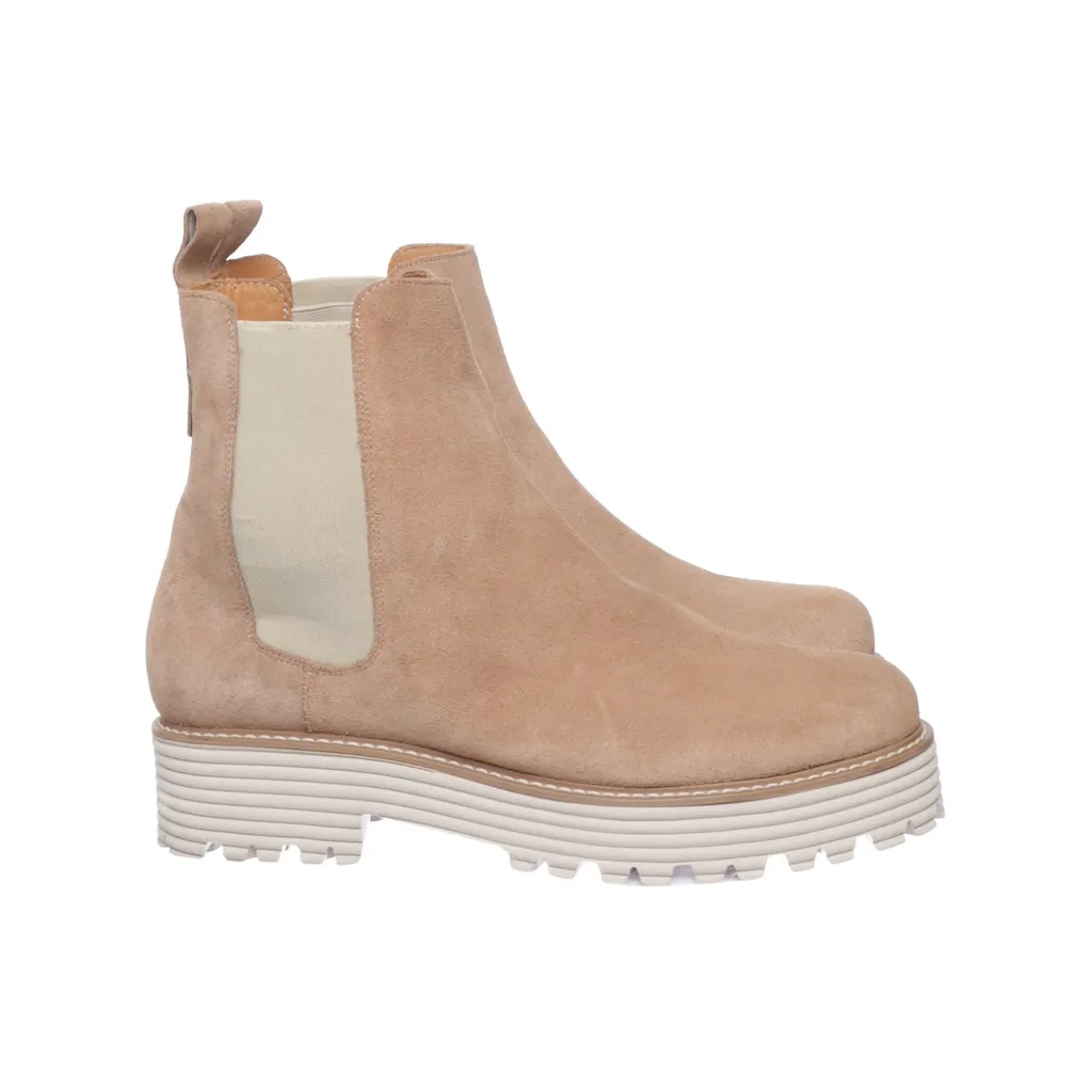 Image of Kazar Chelsea boots (Preloved)