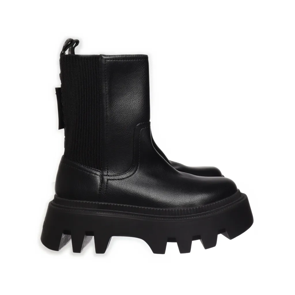 Image of Buffalo Chelsea boots (Preloved)