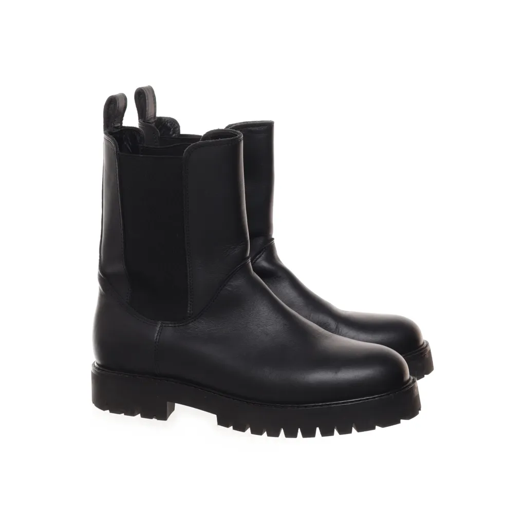 Image of COS Chelsea boots (Preloved)