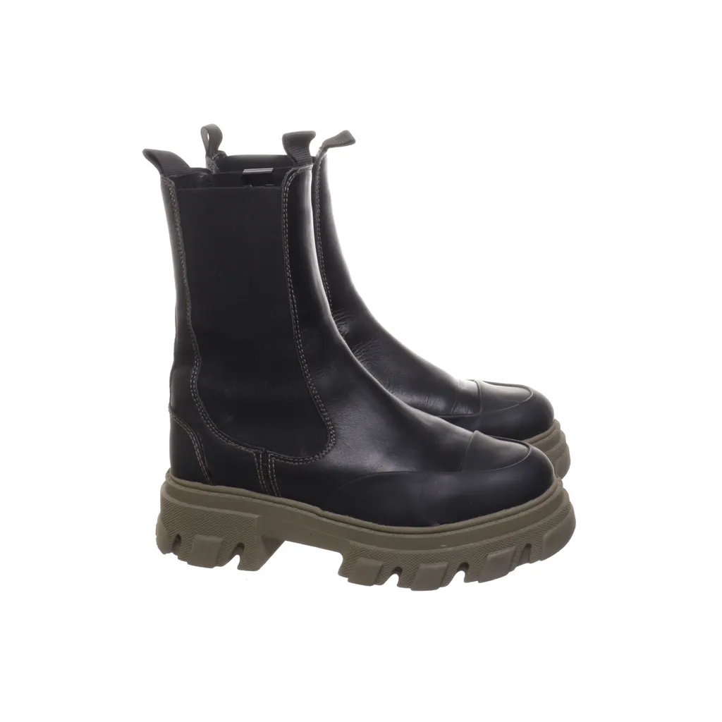 Image of Ganni Chelsea boots (Preloved)