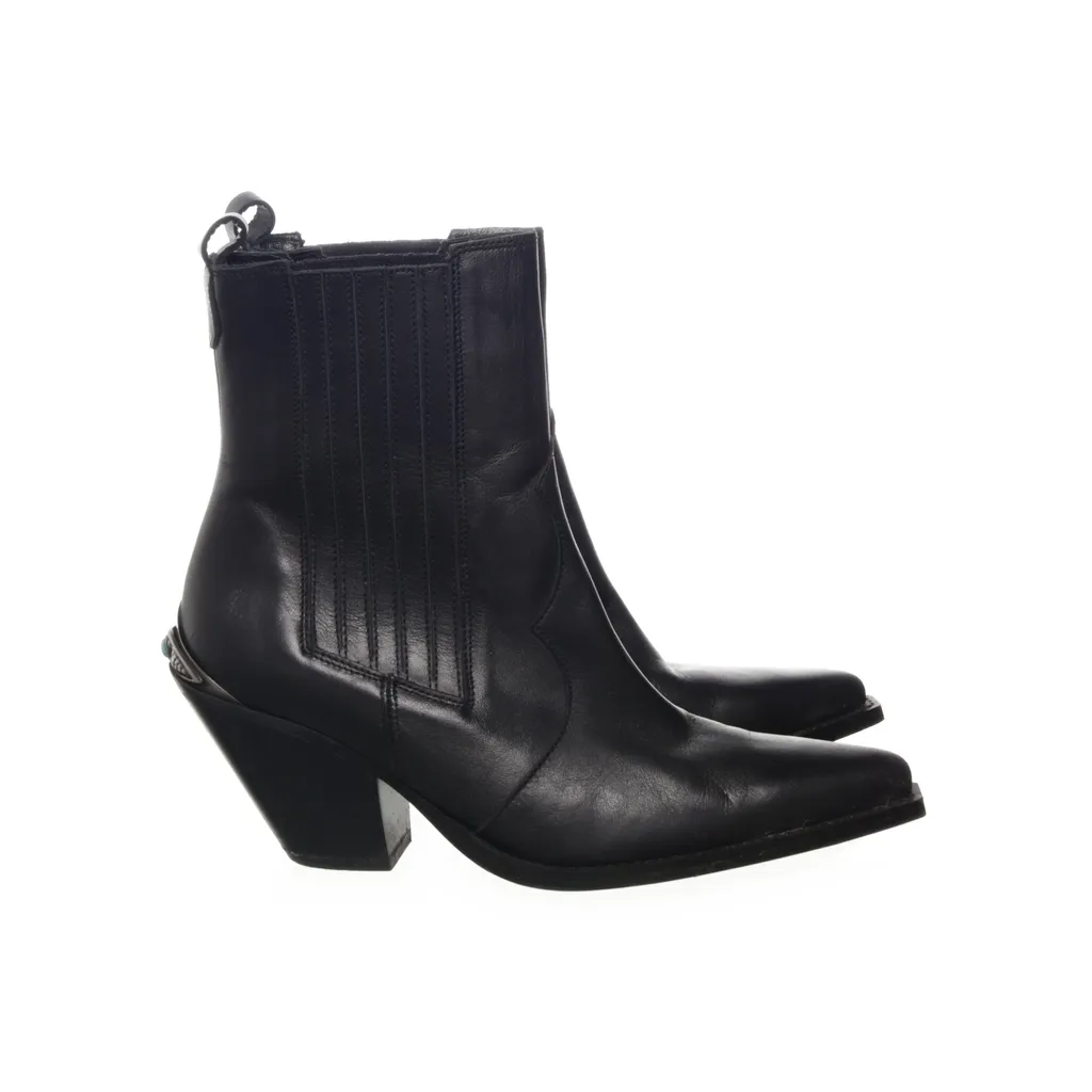 Image of Toral Laarzen met hak (Preloved)