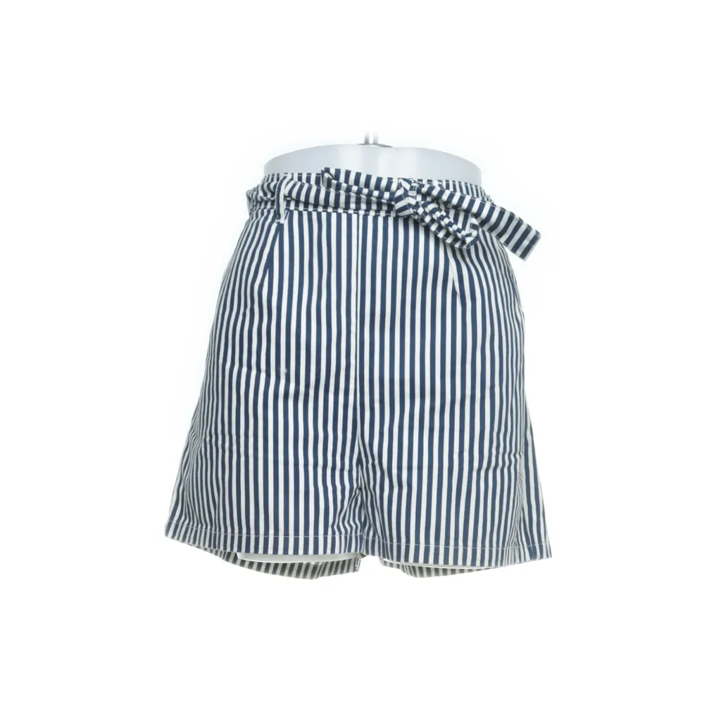 Image of Emma och Malena Korte broek (Preloved)