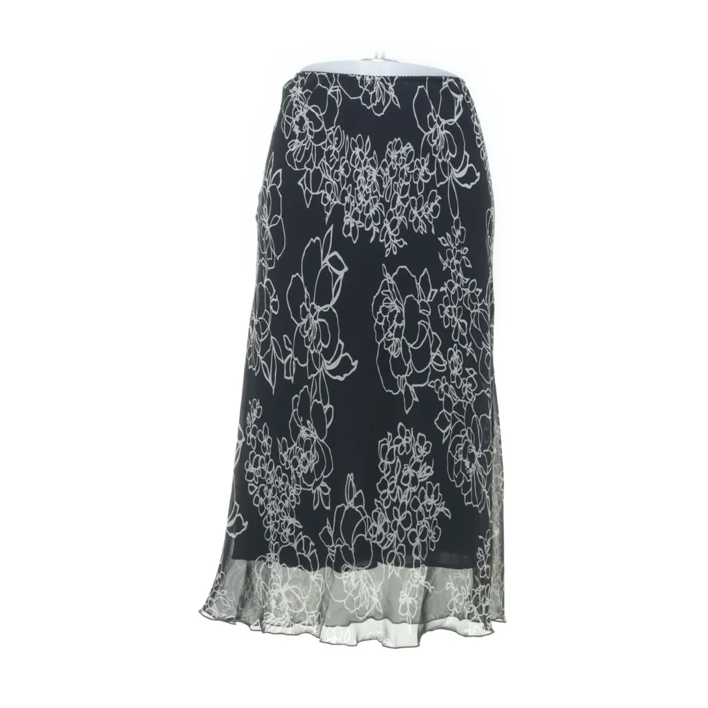 Image of XLNT Woman Rok (Preloved)