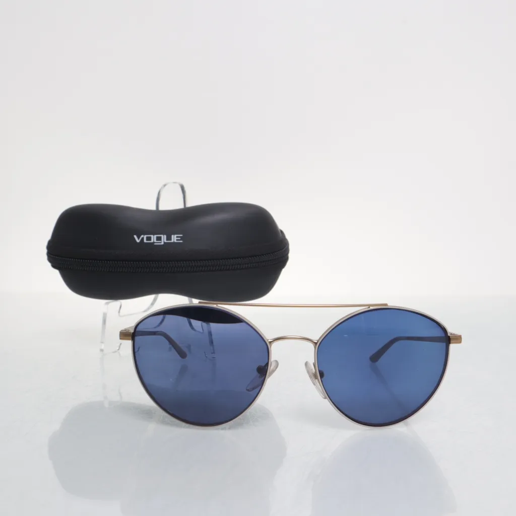 Image of Vogue Zonnebril (Preloved)