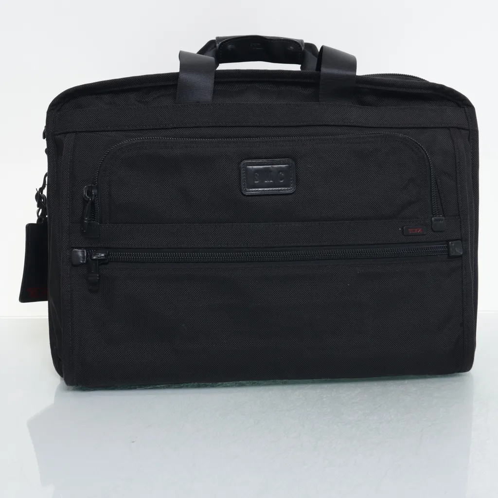 Image of Tumi Reistas (Preloved)