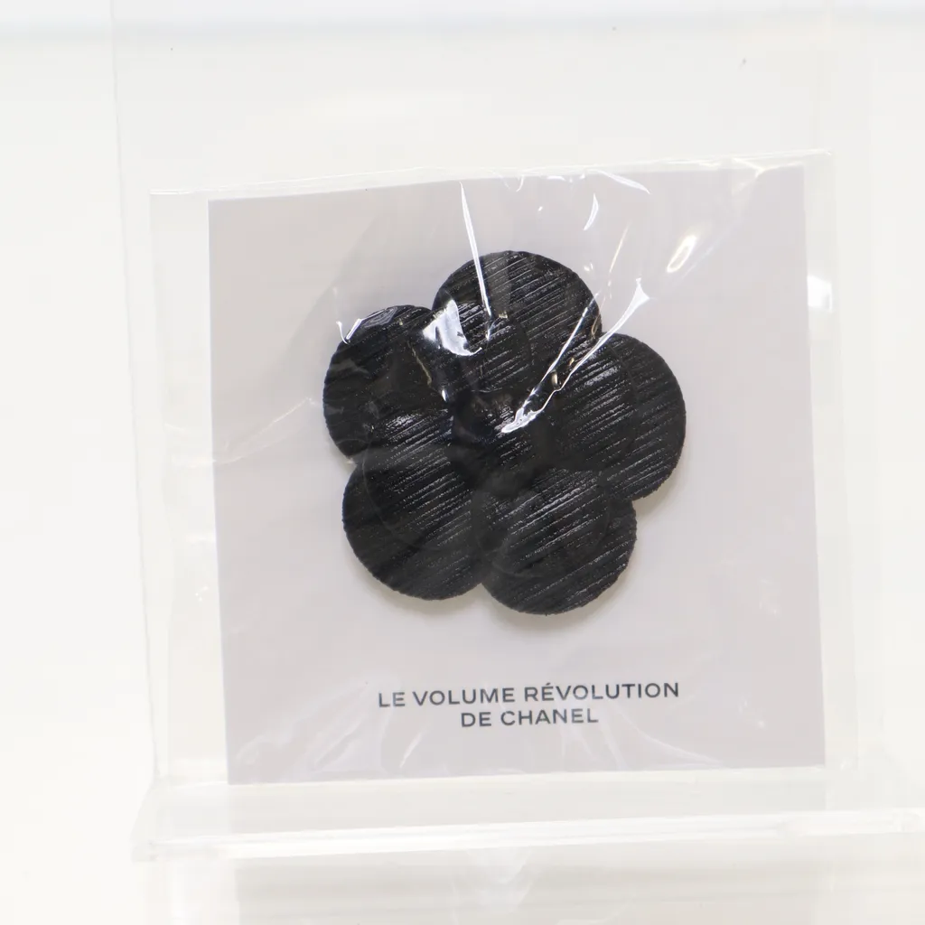 Image of Chanel Beauté Speld (Preloved)
