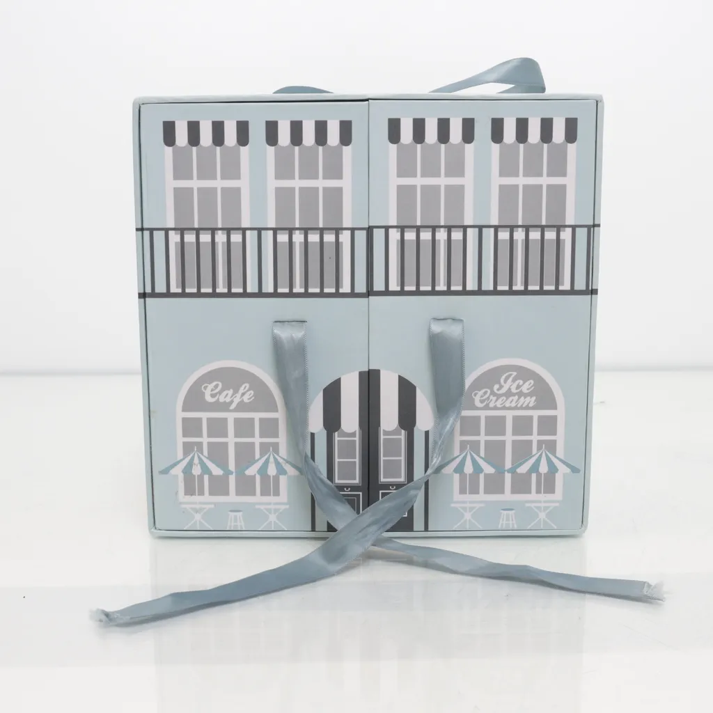 Image of H&M Poppenhuis (Preloved)