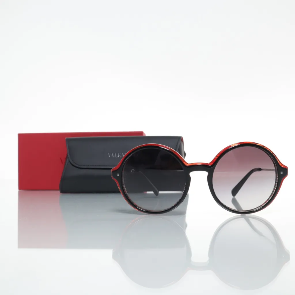 Image of Valentino Zonnebril (Preloved)