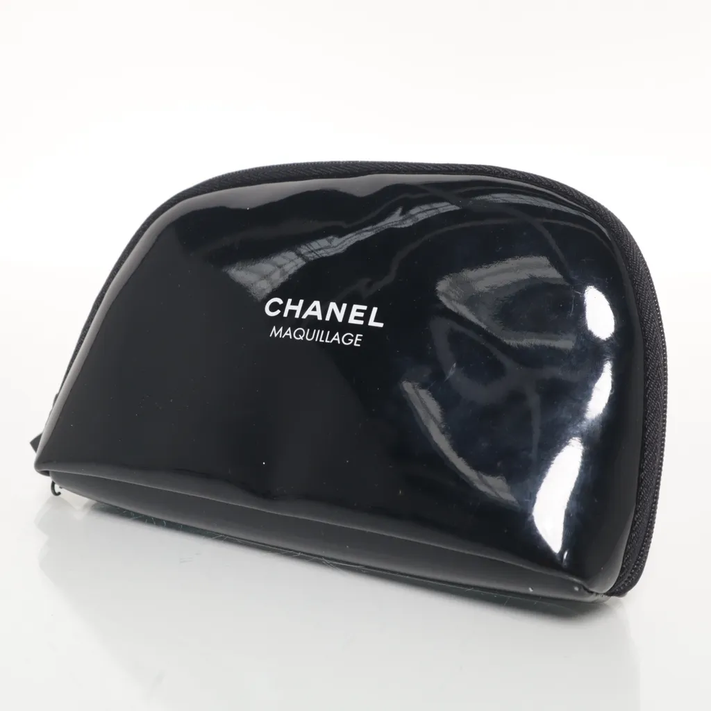 Image of Chanel Beauté Toilettas (Preloved)