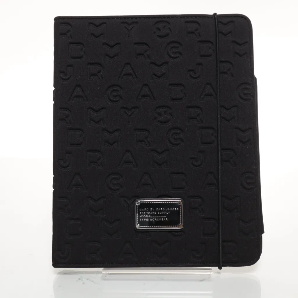 Image of Marc by Marc Jacobs Tablet hoes (Preloved)