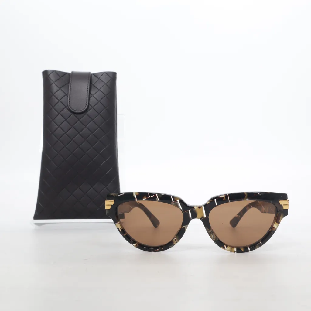 Image of Bottega Veneta Zonnebril (Preloved)