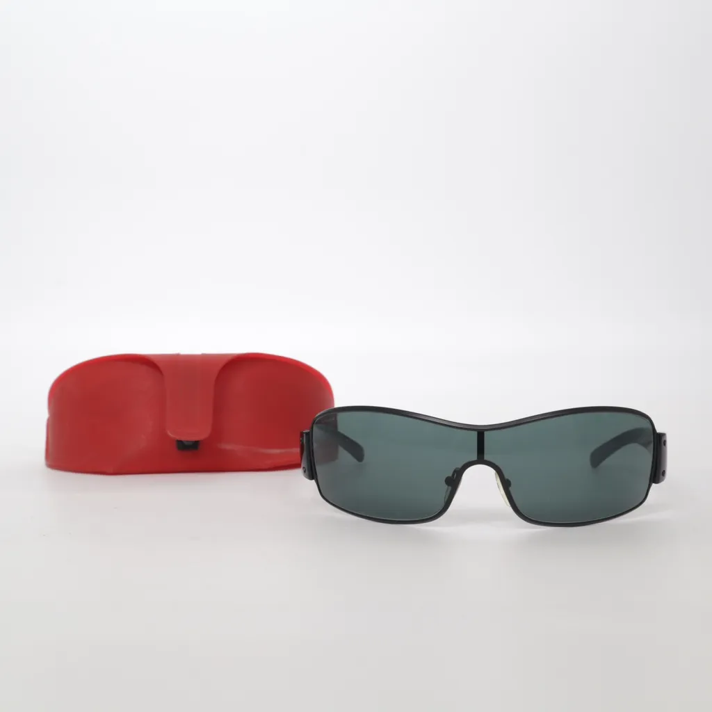 Image of Prada Linea Rossa Zonnebril (Preloved)