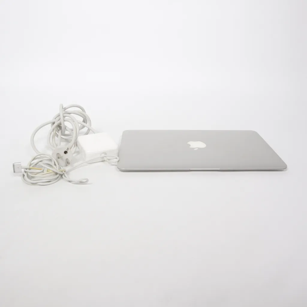 Image of Apple Laptop (Preloved)