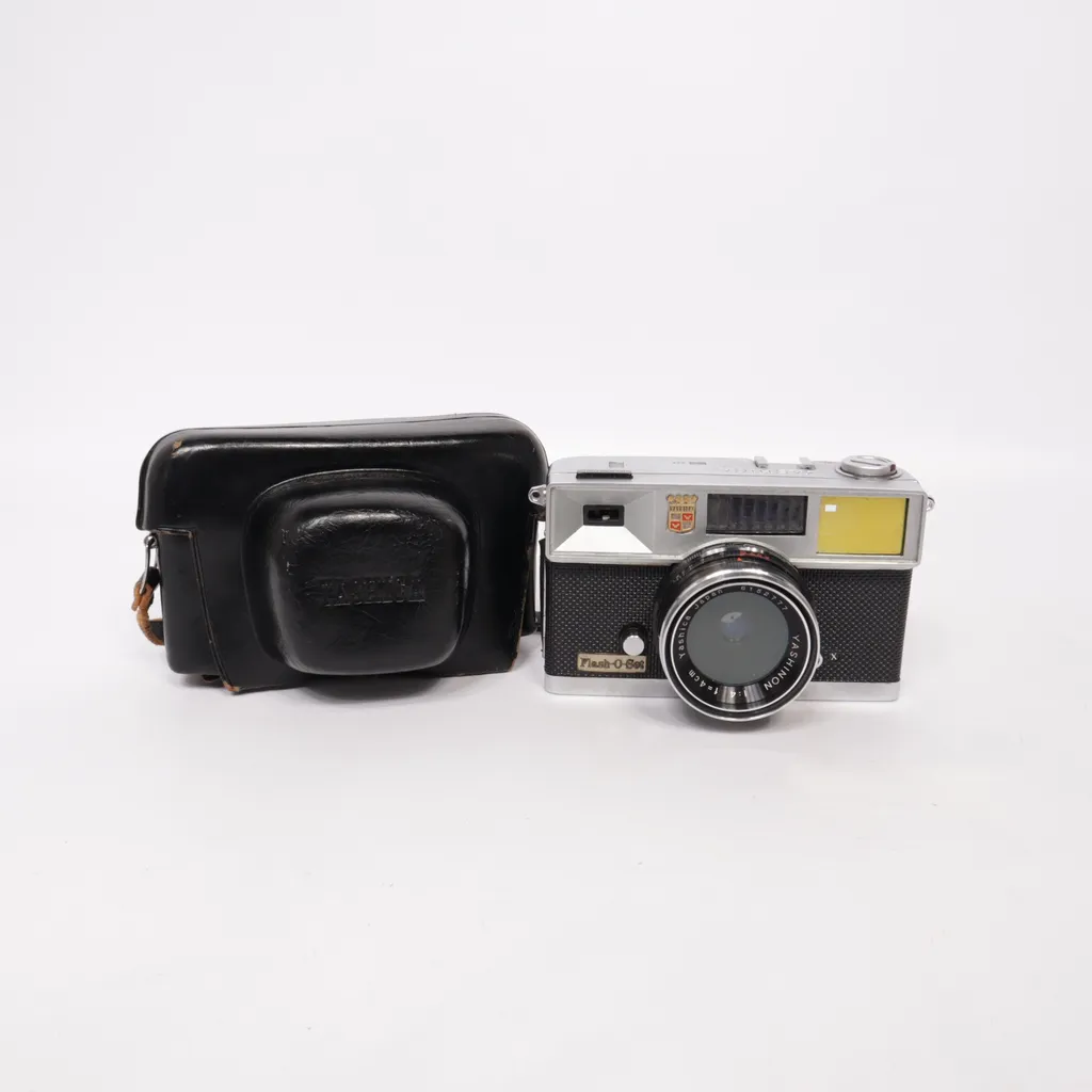 Image of Yashica Digitale spiegelreflexcamera (Preloved)