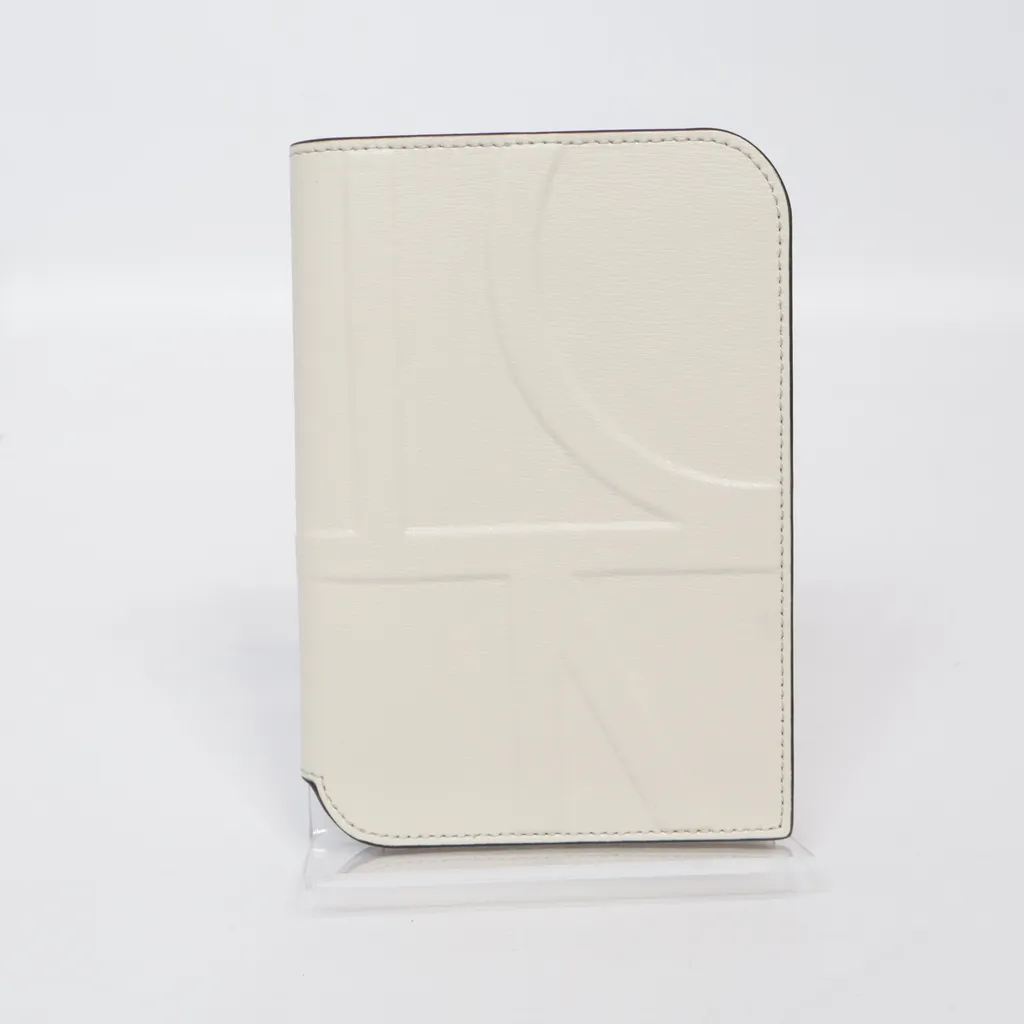 Image of Totême Paspoorthoes (Preloved)