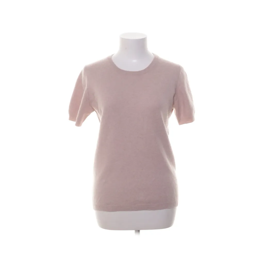 Image of Soft Goat T-shirt (Preloved)