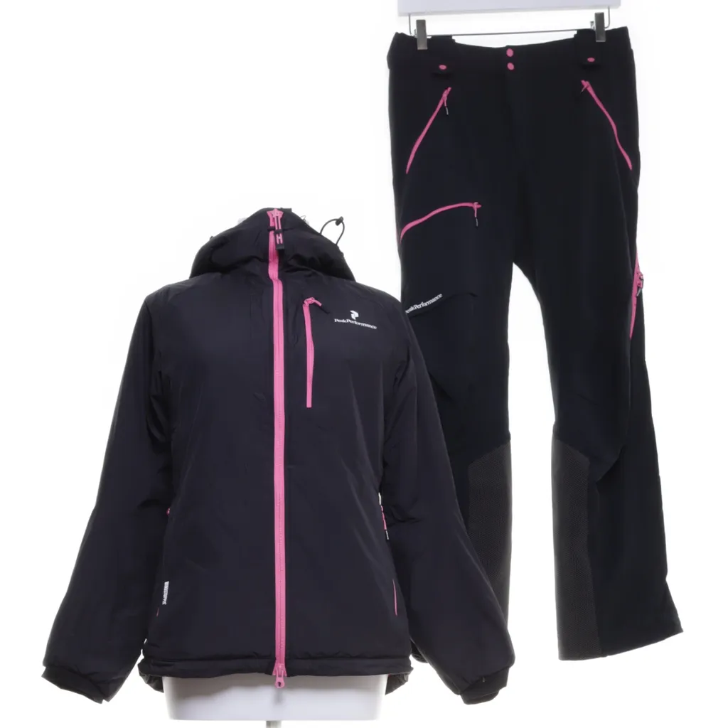 Image of Peak Performance Outdoor set (Preloved)