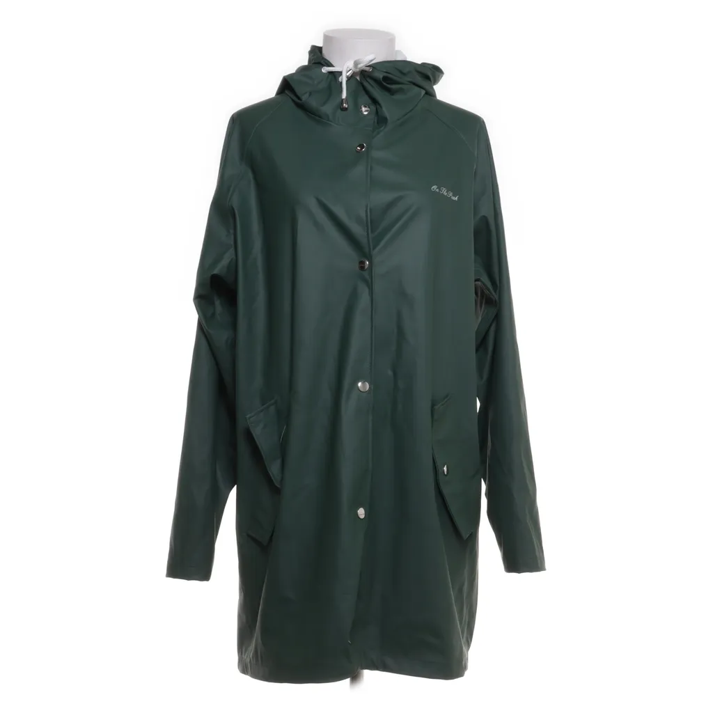 Image of On the Peak Regenjas (Preloved)