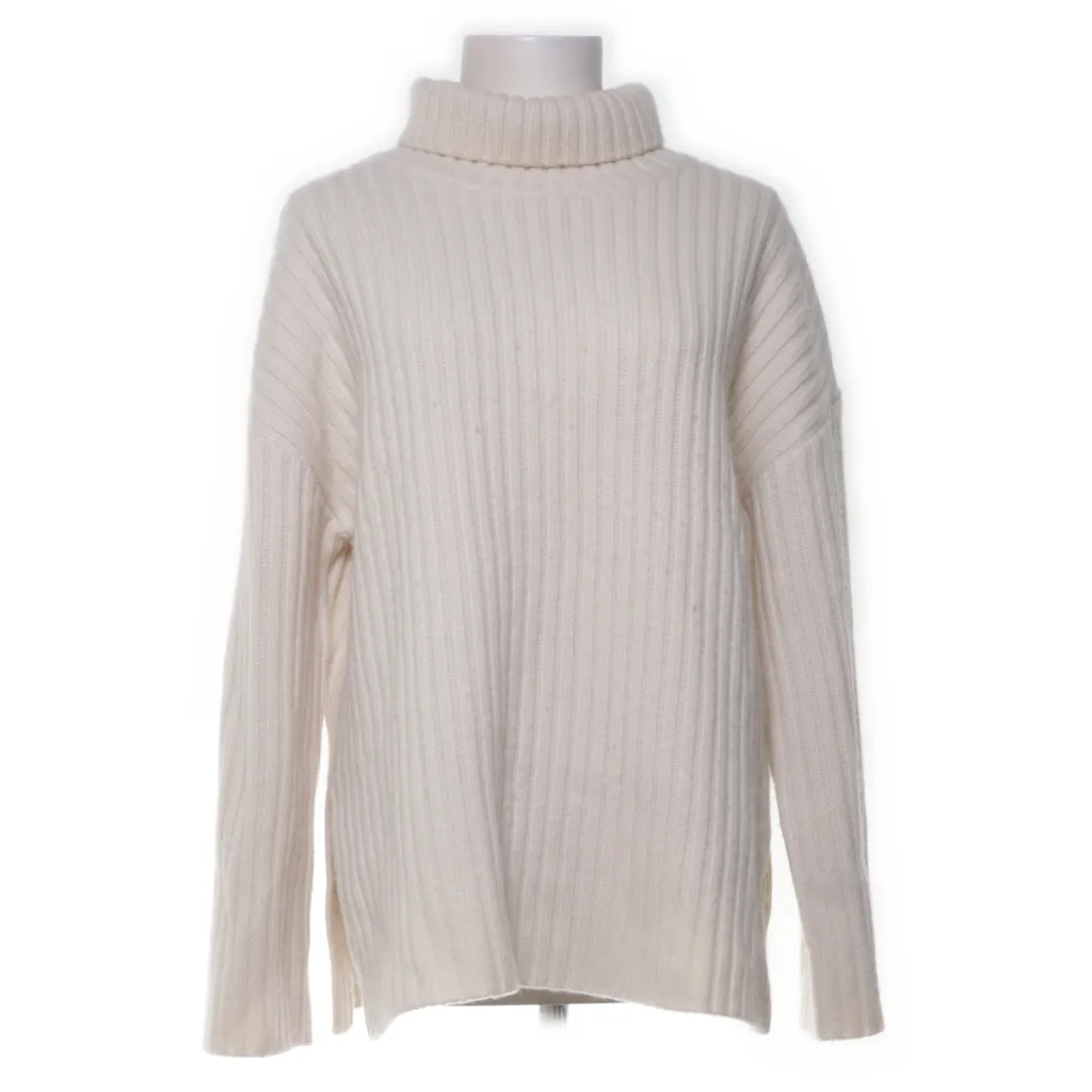 Image of Almada Label Coltrui (Preloved)