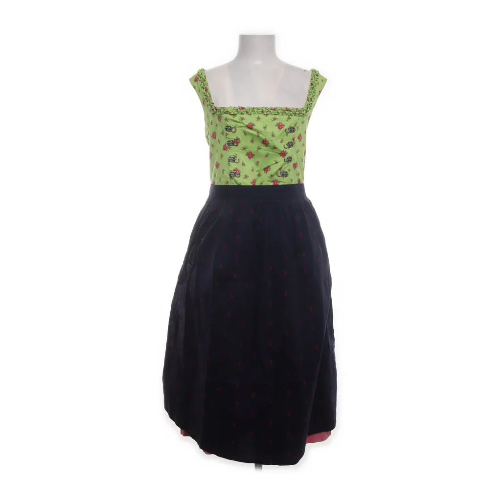 Image of Edel Heiss Dirndl (Preloved)