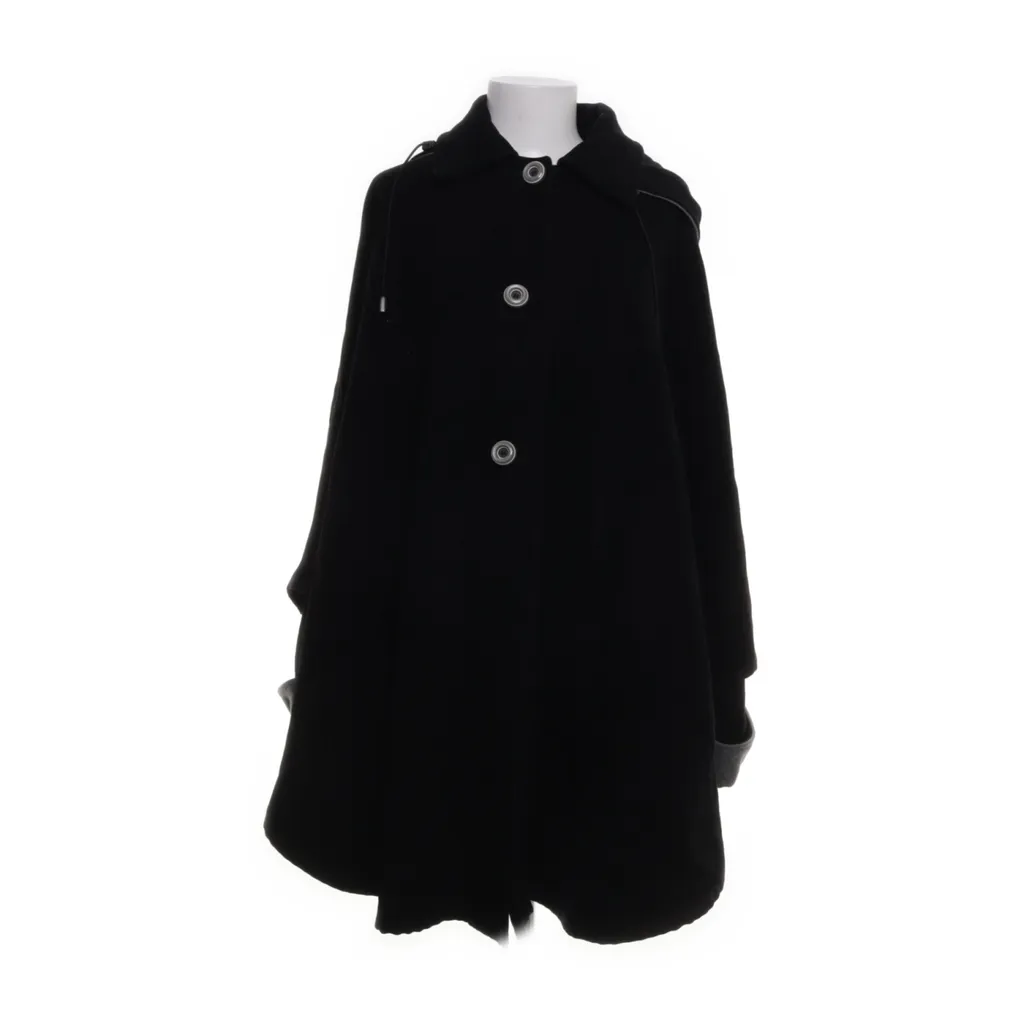 Image of Hettemarks Cape (Preloved)