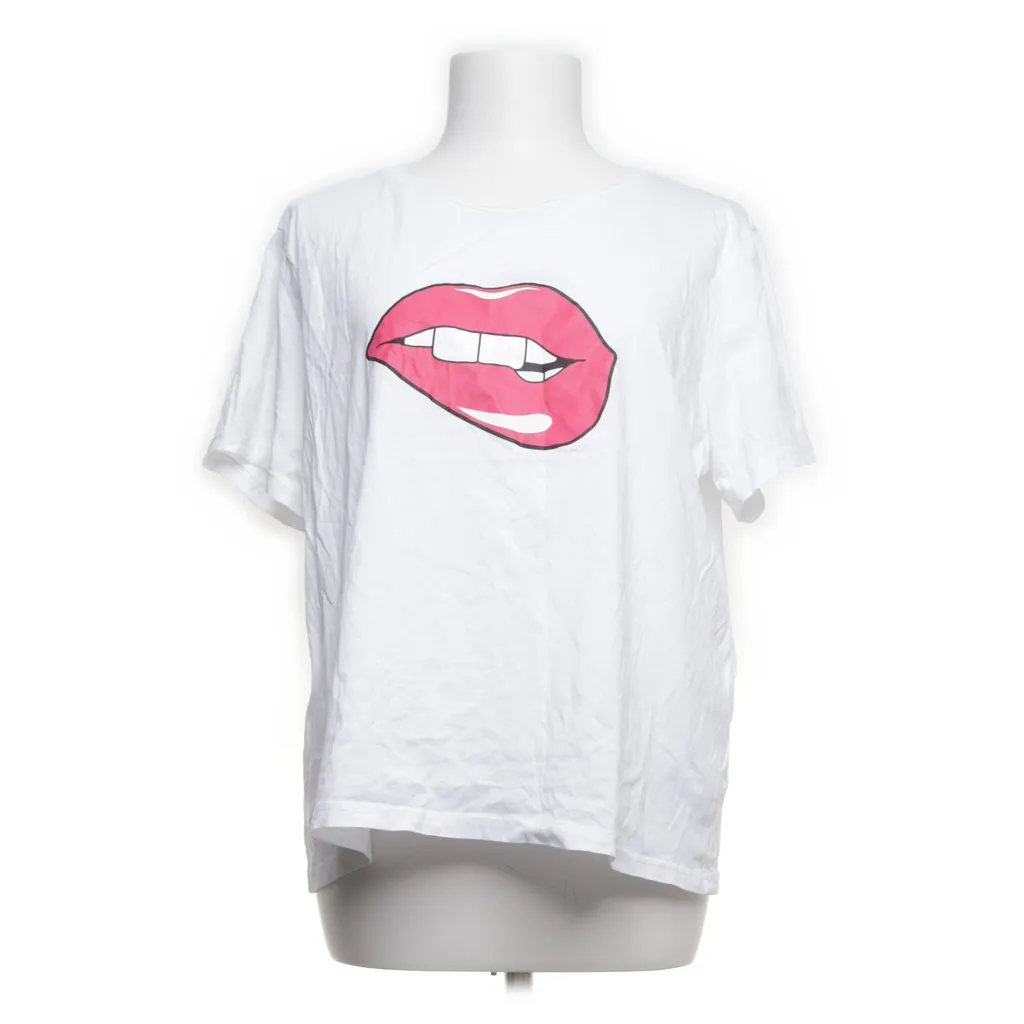 Image of By Malina Collection T-shirt (Preloved)