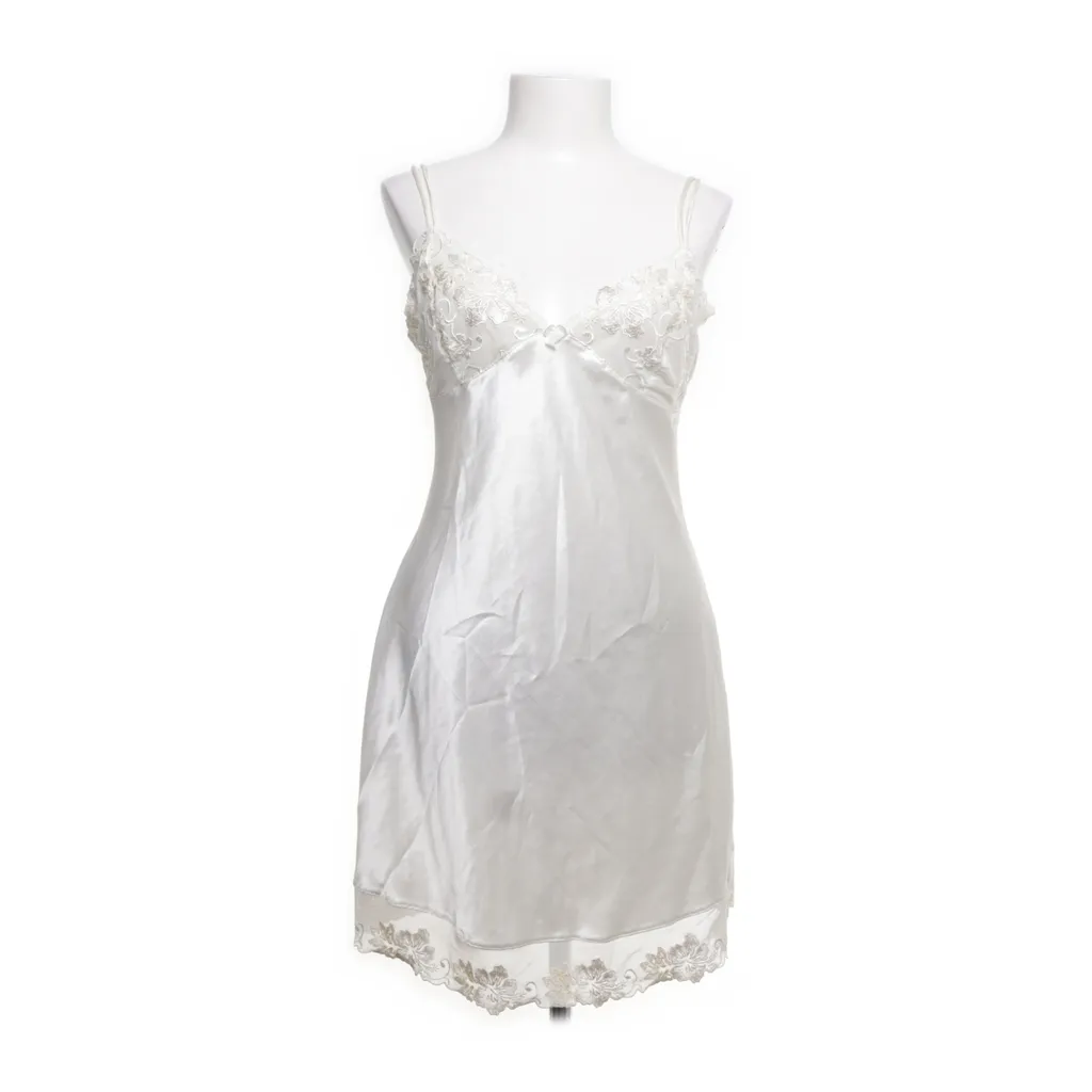 Image of Skin To Skin Nachtjapon (Preloved)