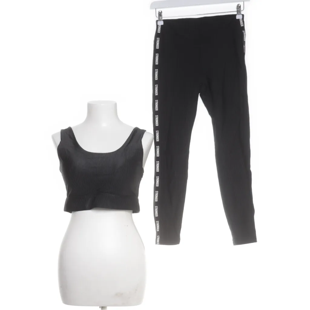 Image of Stronger Trainingsset (Preloved)
