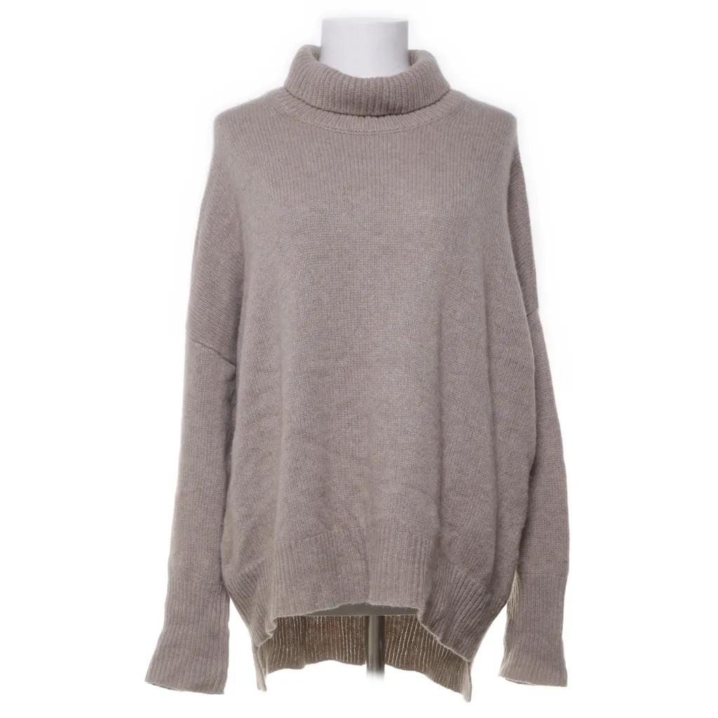 Image of Lisa Yang Coltrui (Preloved)