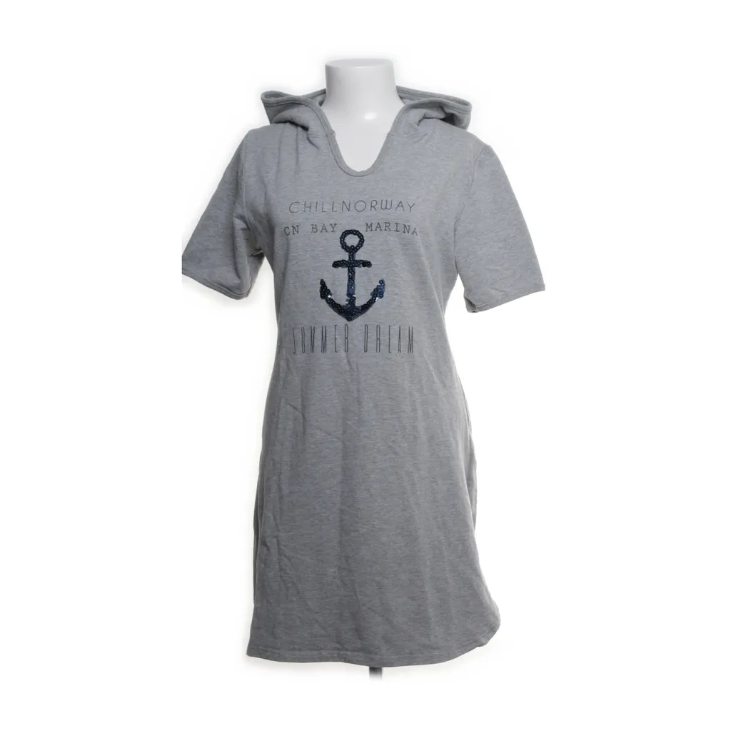 Image of ChillNorway Capuchon jurk (Preloved)