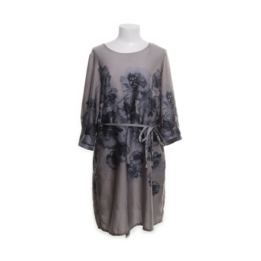 Image of Sisley Jurk (Preloved)